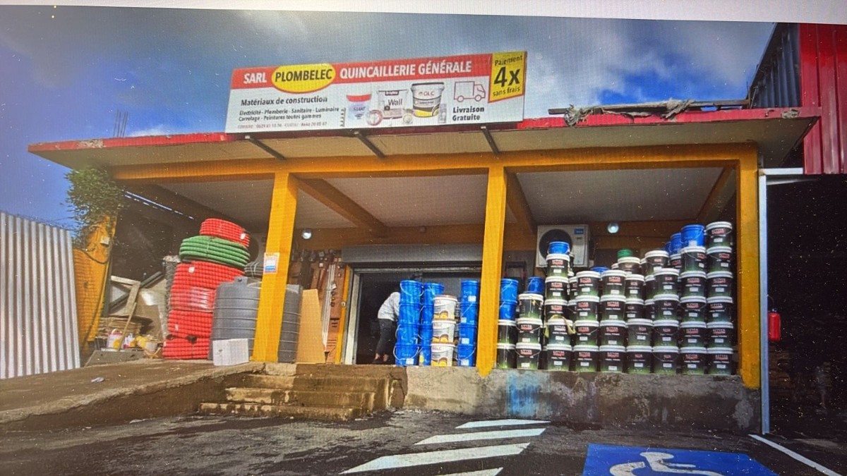 Plombelec Quincaillerie - Avant rénovation enseigne