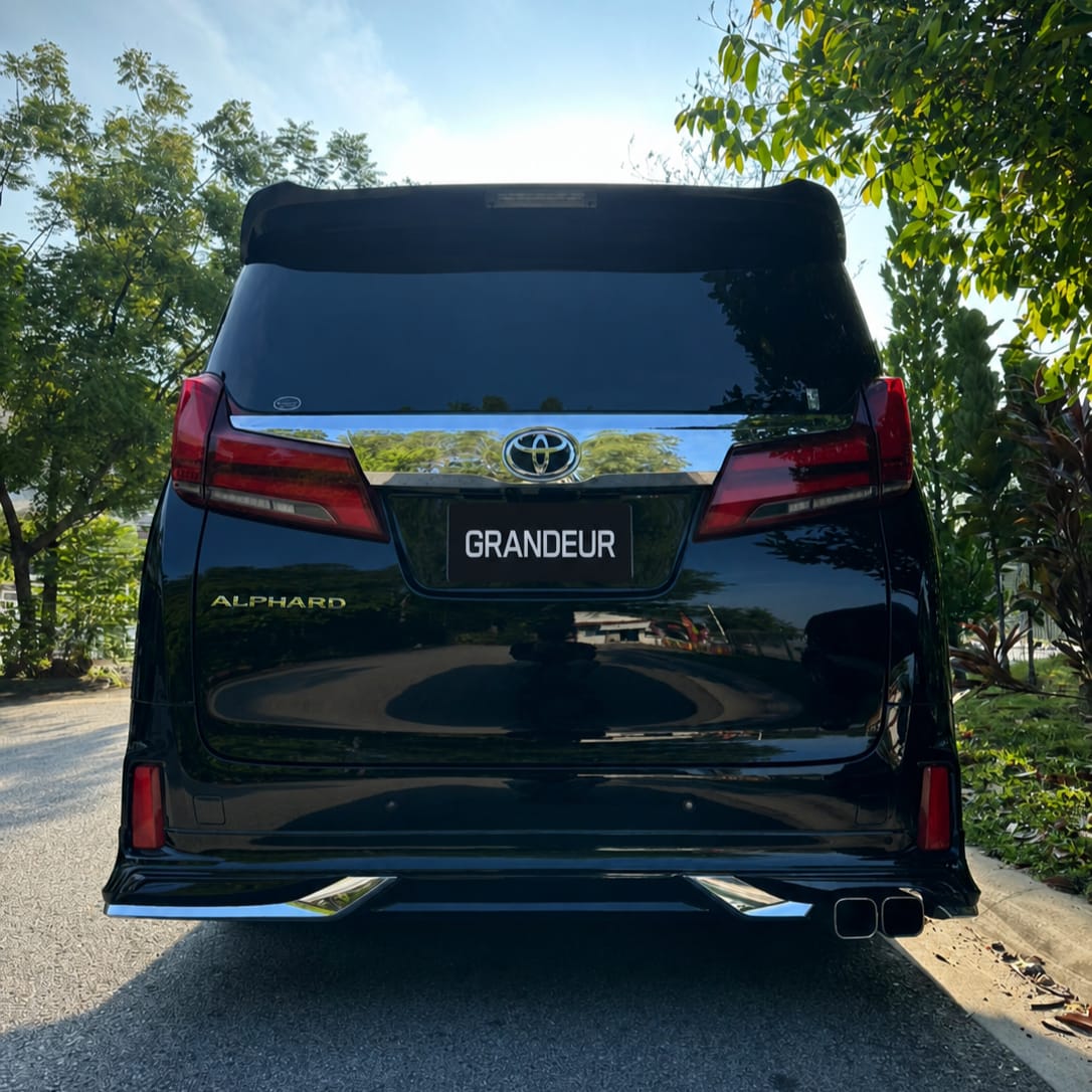 Toyota Alphard ruang dalaman luas
