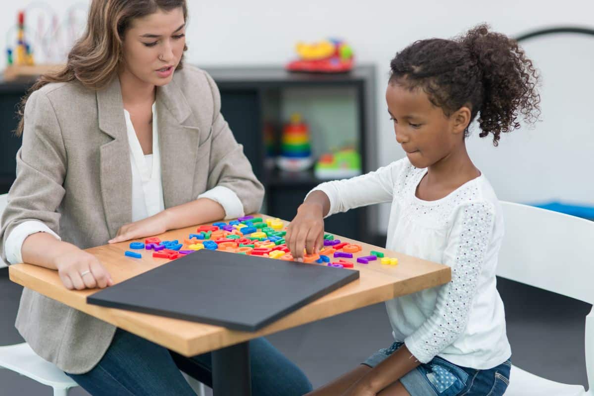 Séance d'ergothérapie pour enfant de 8 ans à Nice