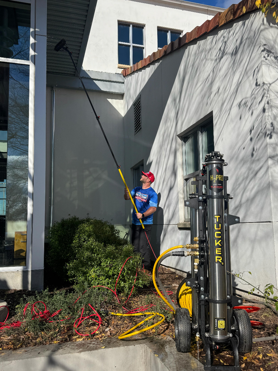 Professional solar panel cleaning service in Sacramento