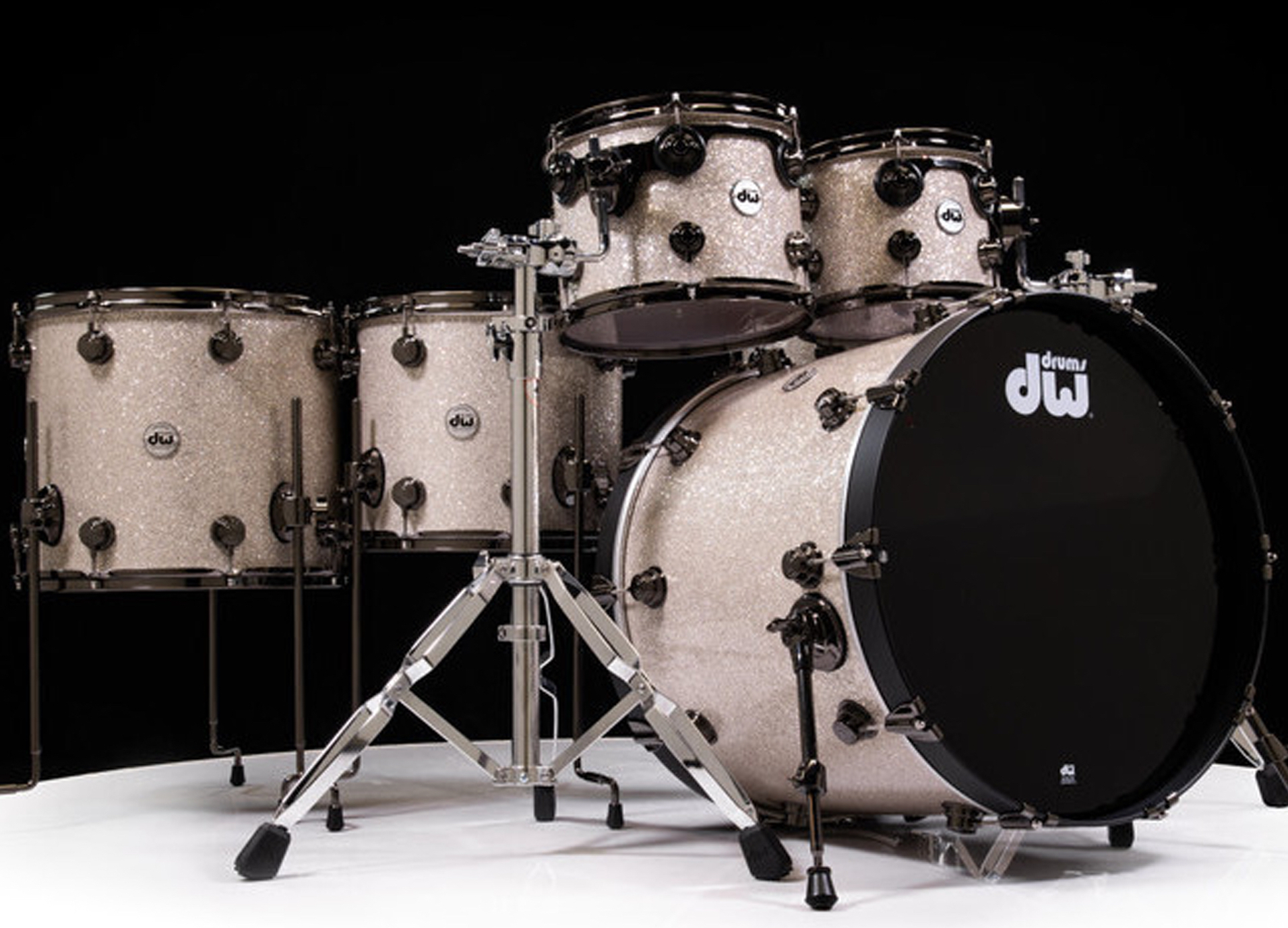 DW Collectors Series Broken Glass w/ Black Hardware