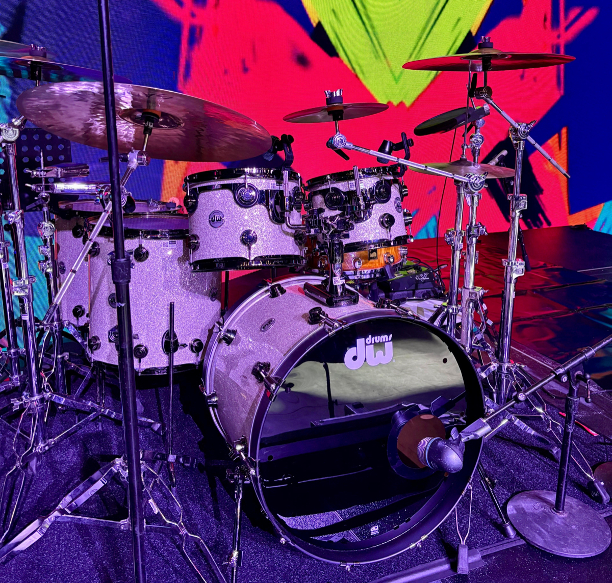 DW Collectors Broken Glass w/ Black Hardware