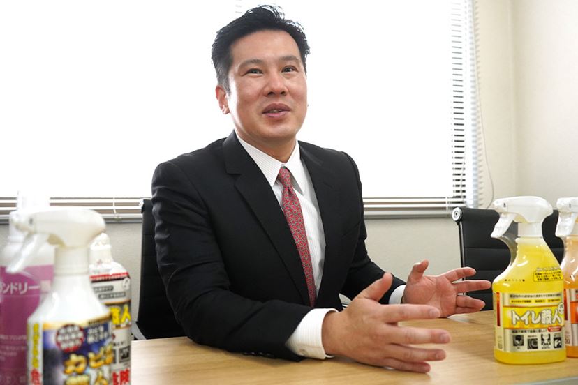 山口 崇翅 - 代表理事 representative director - ハウスクリーニング技術指導のプロ講師