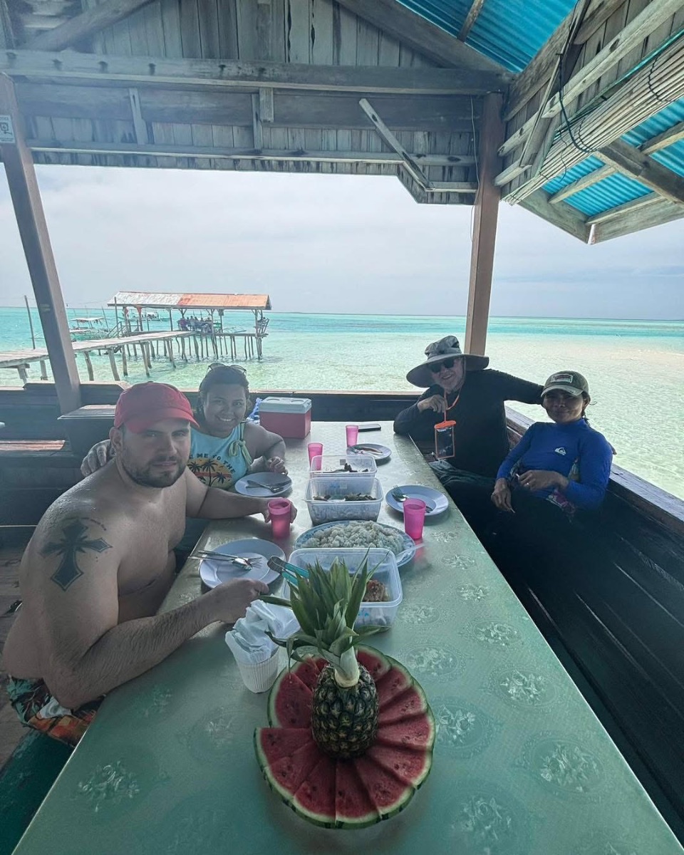Mealtime with a view at Balabac