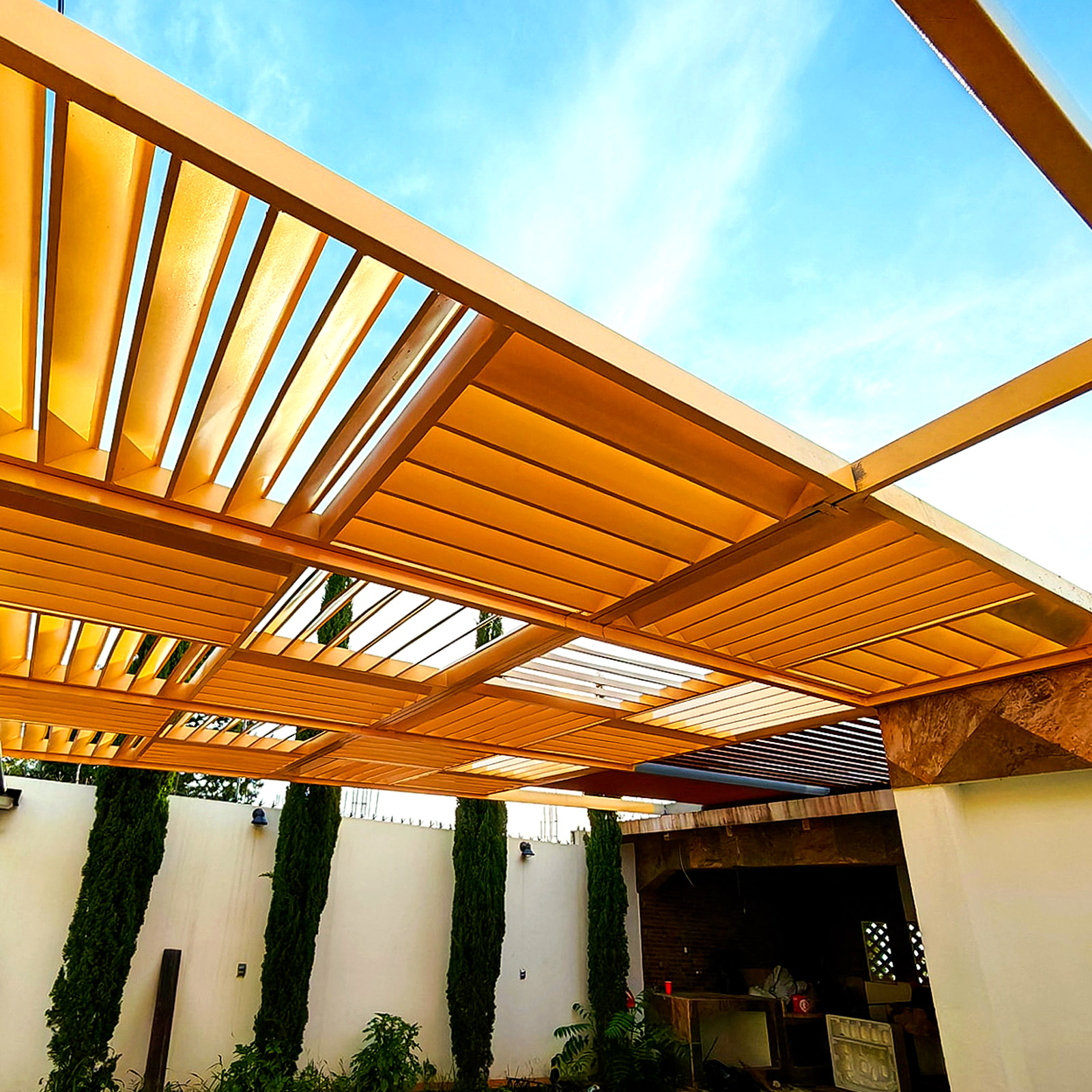 Tinglado Metálico en Casa Habitación en Saltillo