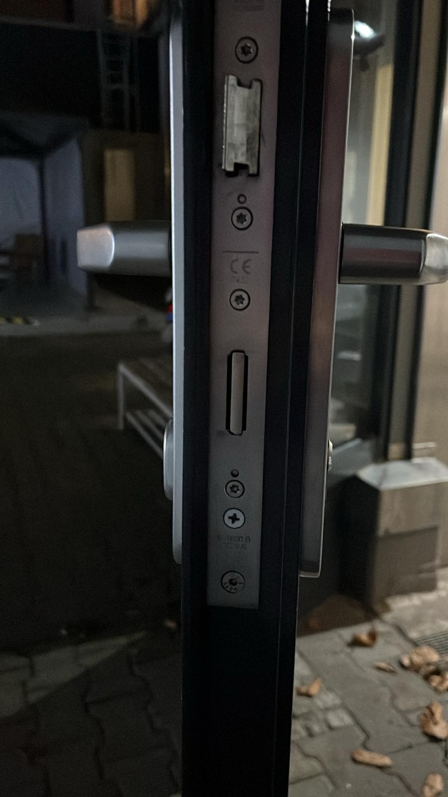 Türschlösser, Beschläge & Dichtungen - Bild 1