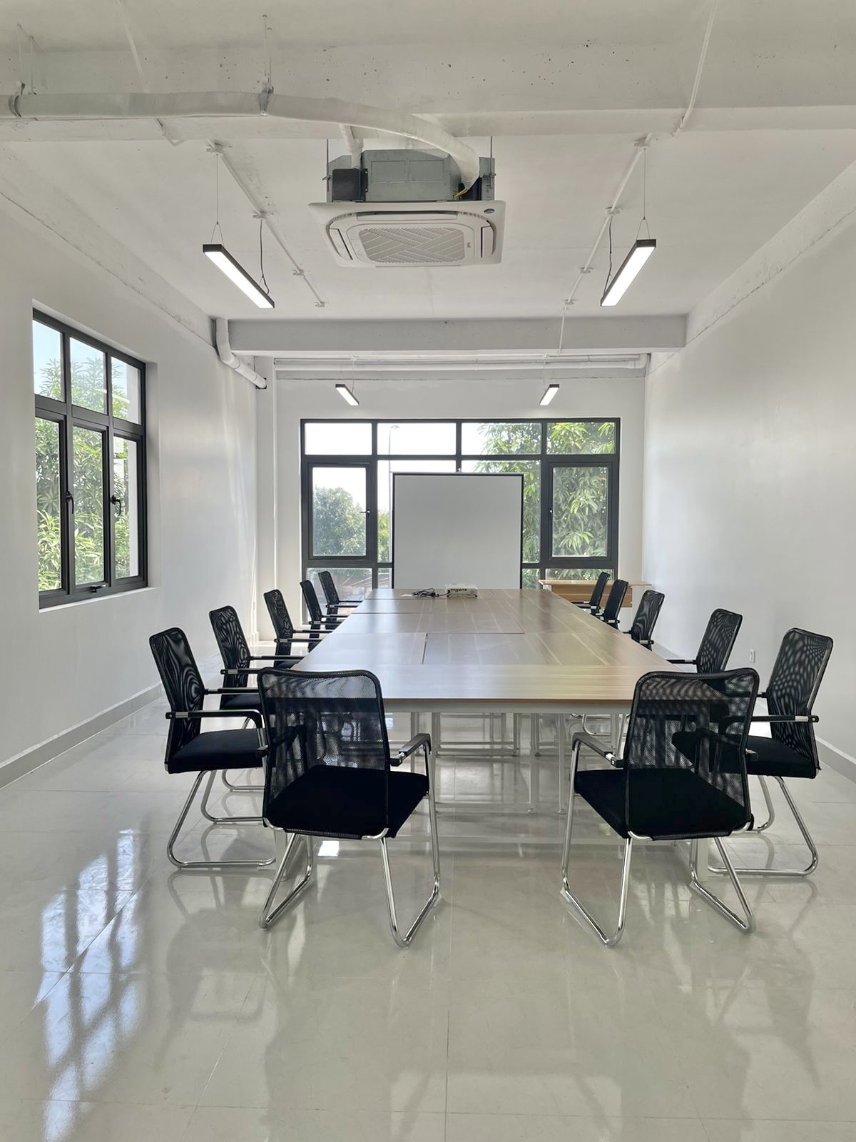 Lotus Office Interior 3