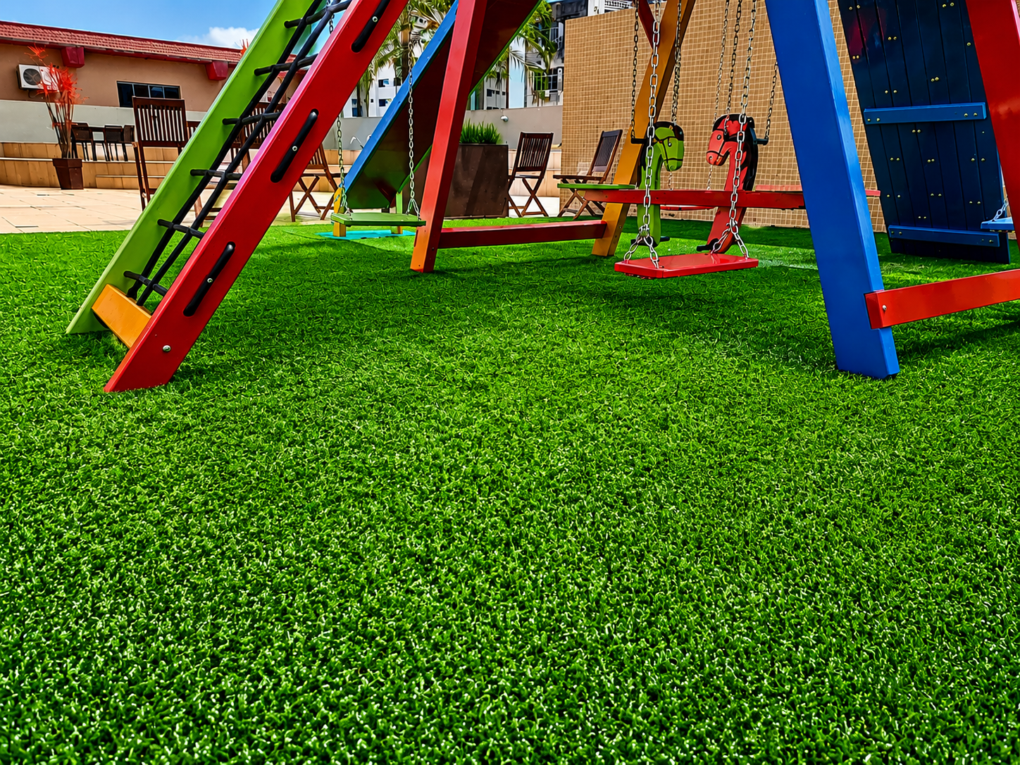 Grama Sintética da Tecnokap - Ideal para playgrounds, jardins, áreas de lazer e condomínios. Consulte as espessuras disponíveis.