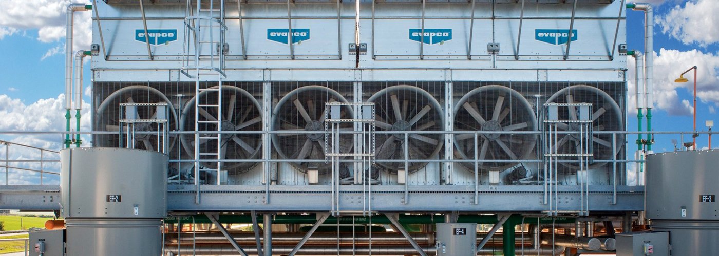 Linha completa de equipamentos EVAPCO disponível na EvapRio: torres de resfriamento, condensadores evaporativos e resfriadores de circuito fechado para indústria no Rio de Janeiro