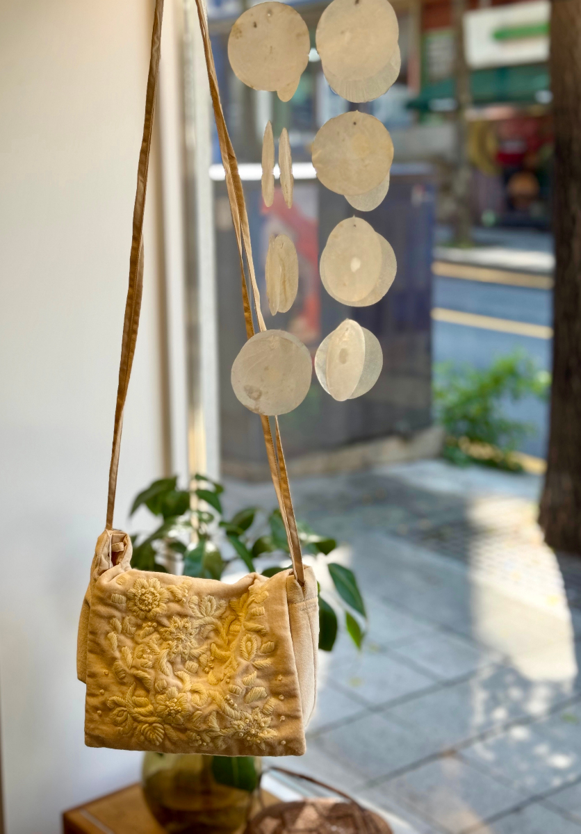 Khadi and Co 벨벳 플랩 백