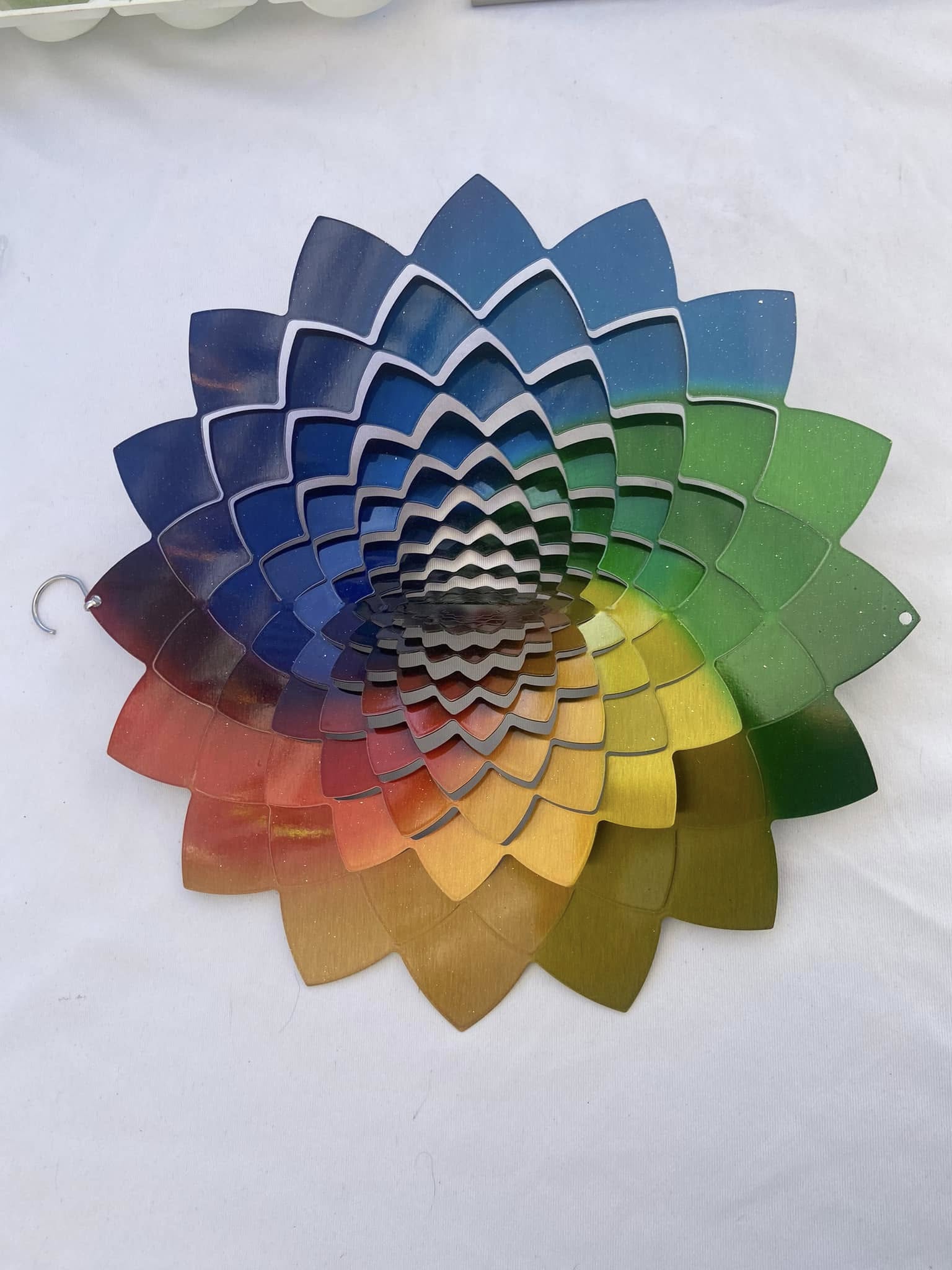 Sunburst wind spinner