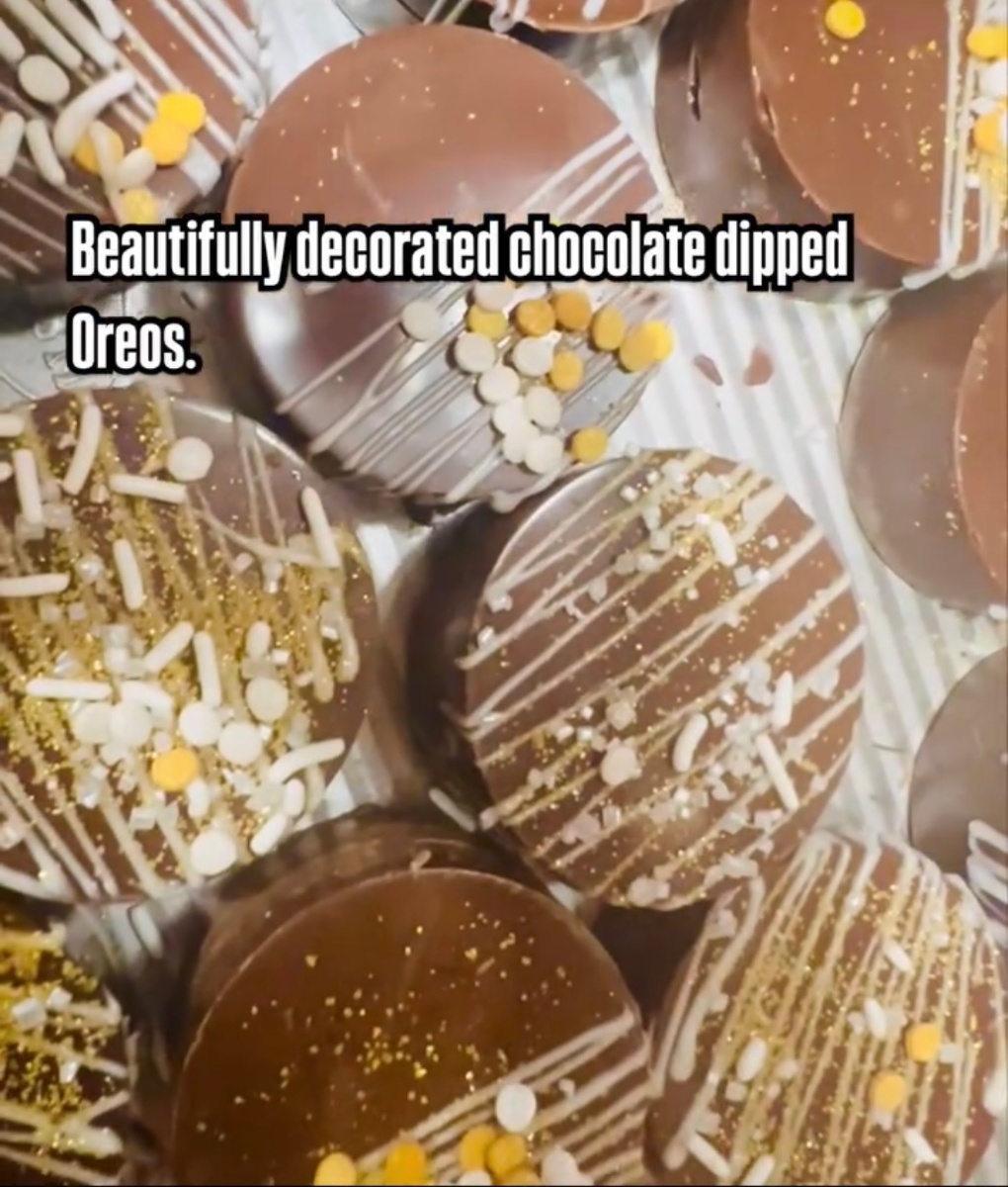 Chocolate Dipped Oreos