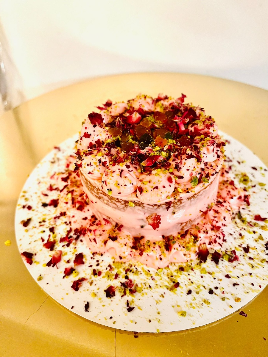 Rose Flavored (Falooda) Cake