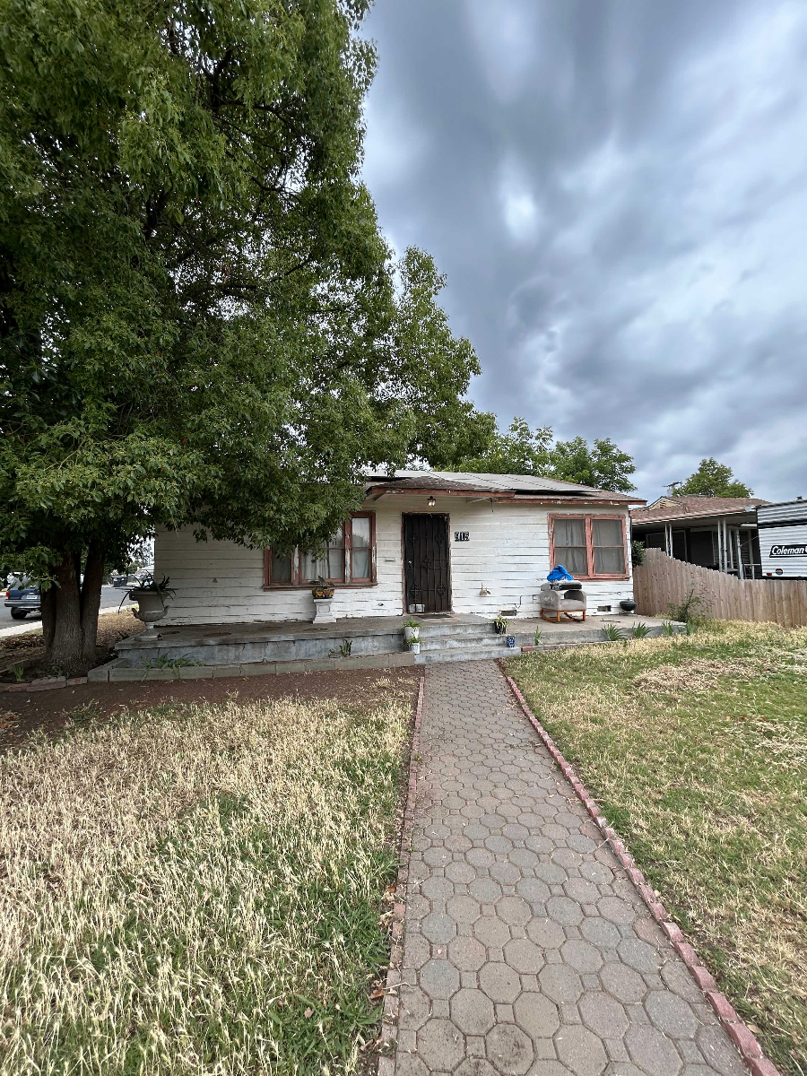 Visalia CA fix and flip investment property 2 bed 1 bath single family home off market deal Tulare County 93292 detached garage ADU conversion