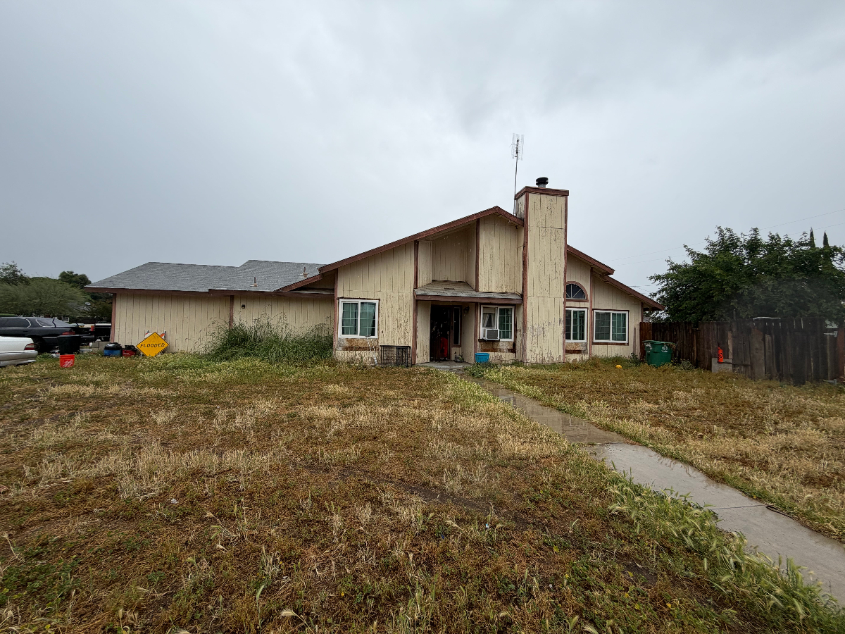 Exeter CA fix and flip investment property 93221 corner lot single family home off market deal
