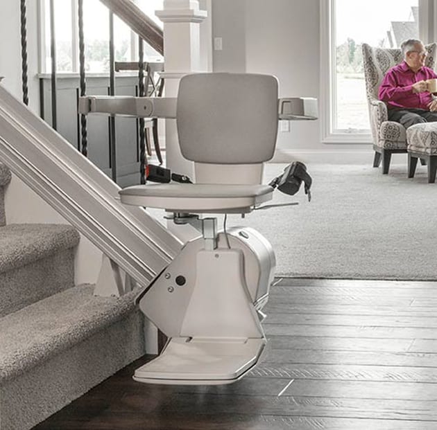 Bruno Elan SRE-3050 installed on straight staircase in New Jersey home
