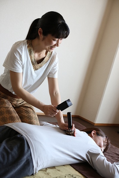 タイ古式マッサージ施術