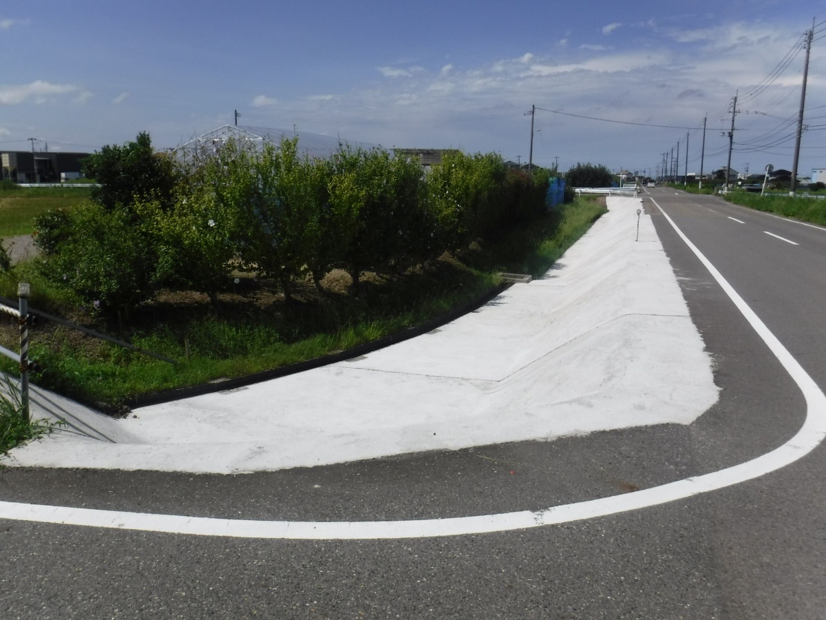 一般県道沢海酒屋線(割野地内)防草対策工事