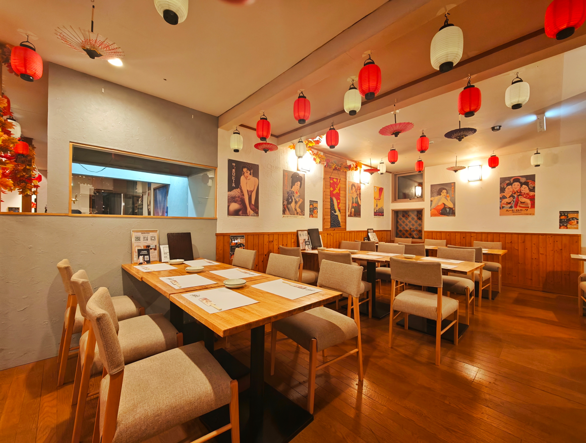 Spacious Dining – Perfect for Large Groups