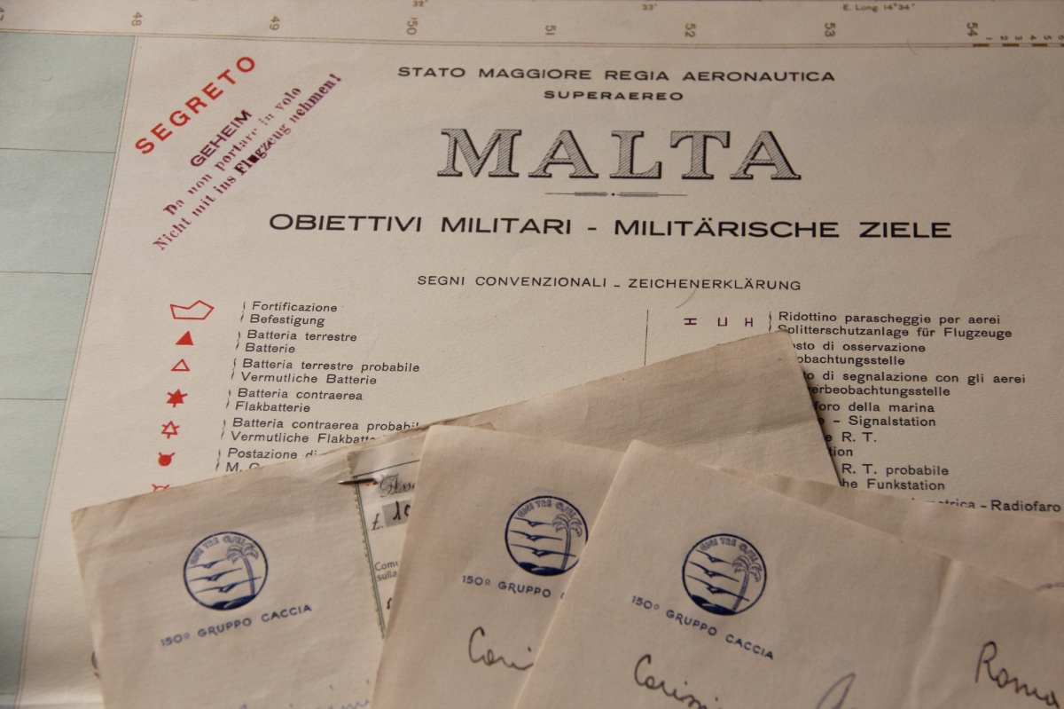 Documento segreto Stato Maggiore Regia Aeronautica – Malta obiettivi militari con lettere del 150° Gruppo Caccia Gigi Tre Osei, archivio 1000 Scatti di Guerra Nicola Virgilio