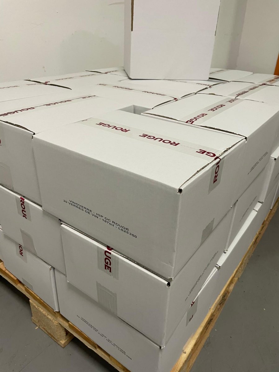 Palettes de verres prêtes pour l'expédition