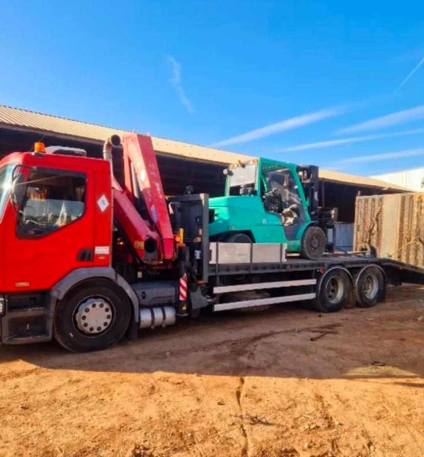 Maquinaria Industrial y Tractores