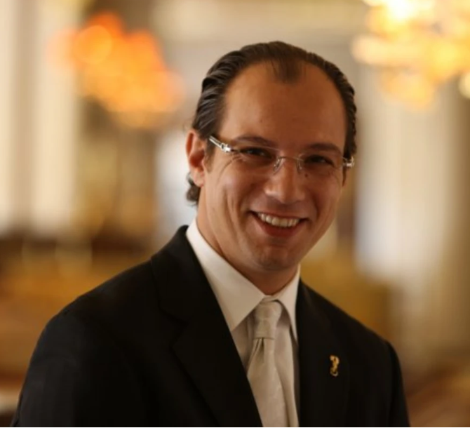 Джумхур Озен