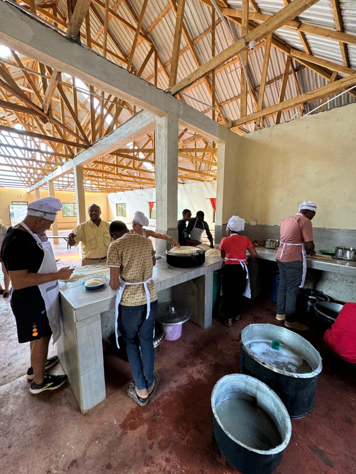 Construcción del comedor escolar - imagen 1