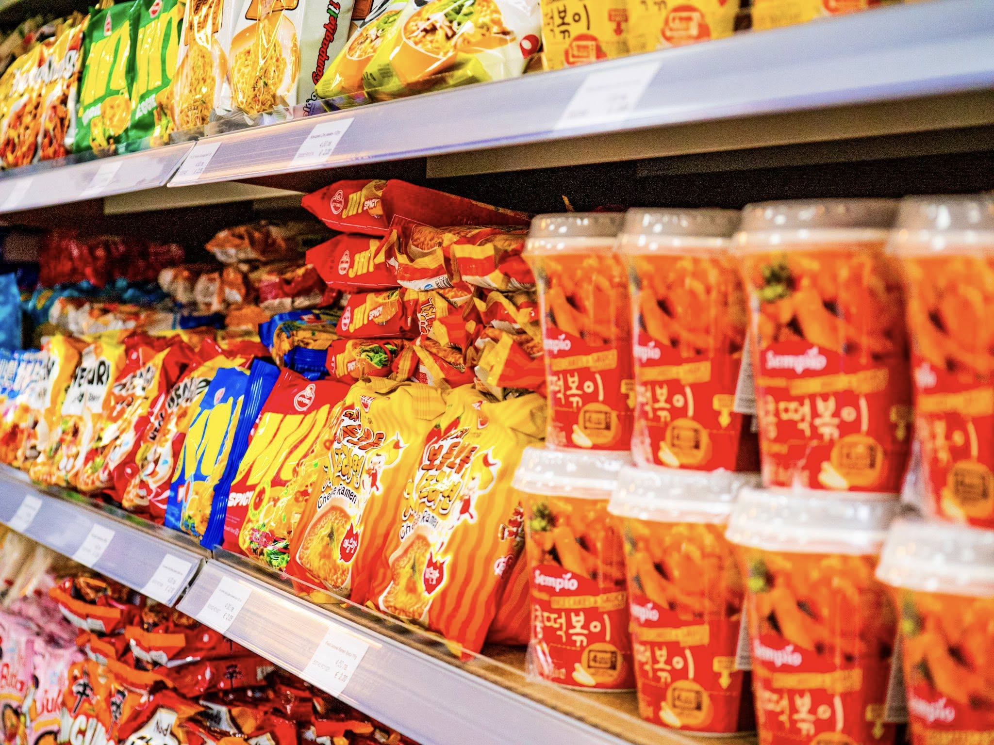 Снакове и Сладкиши