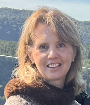 Dra. Valéria Paredes - Psiquiatra em Curitiba