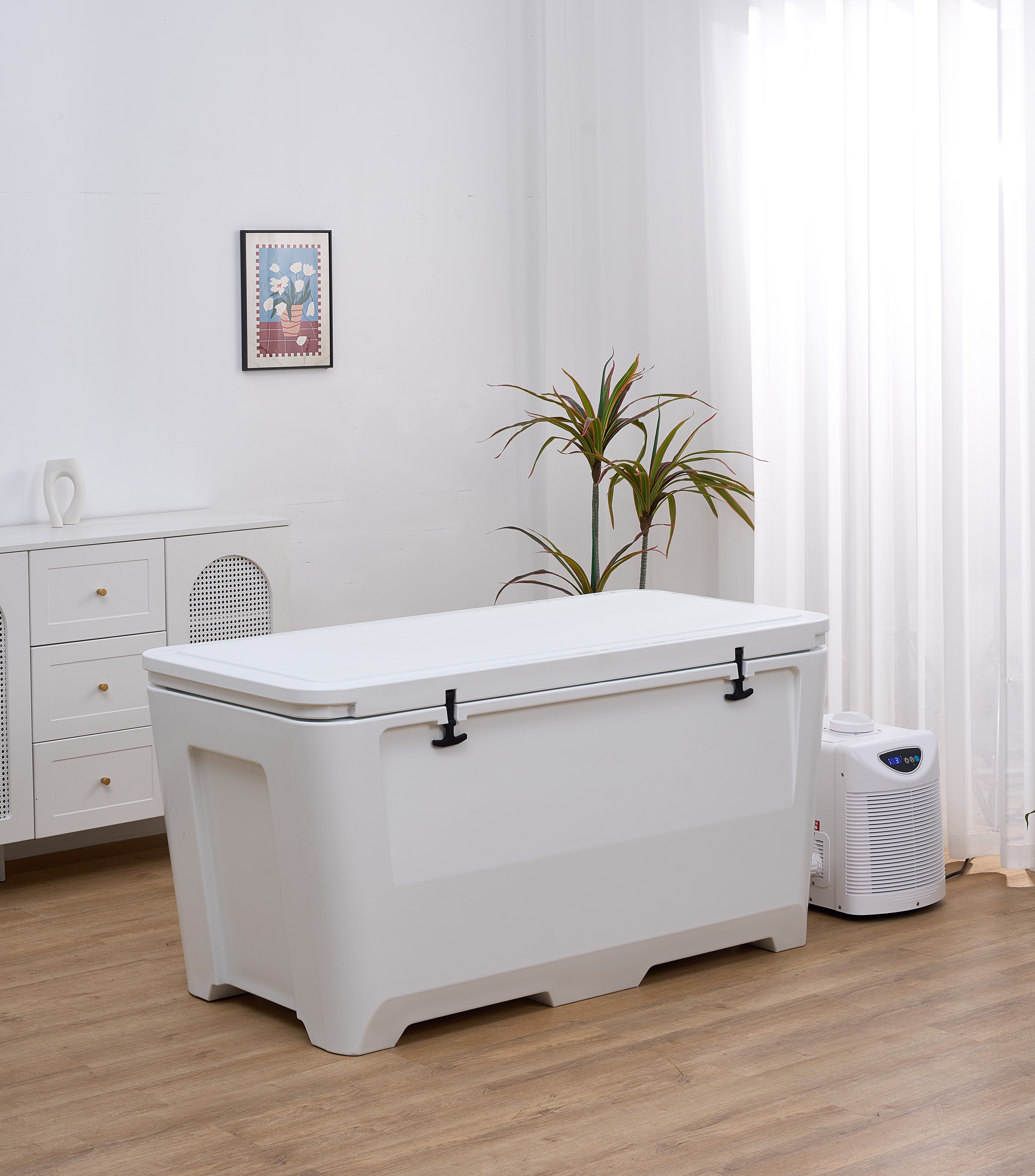 Cryotastic™ cold plunge tub product shot