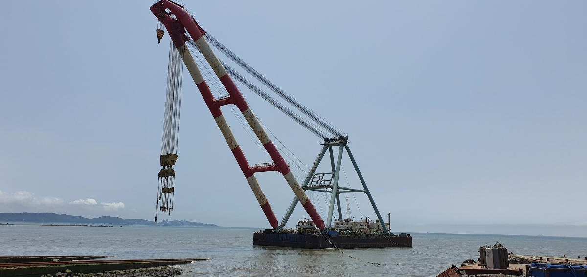 위철기업 폐선박 작업 현장