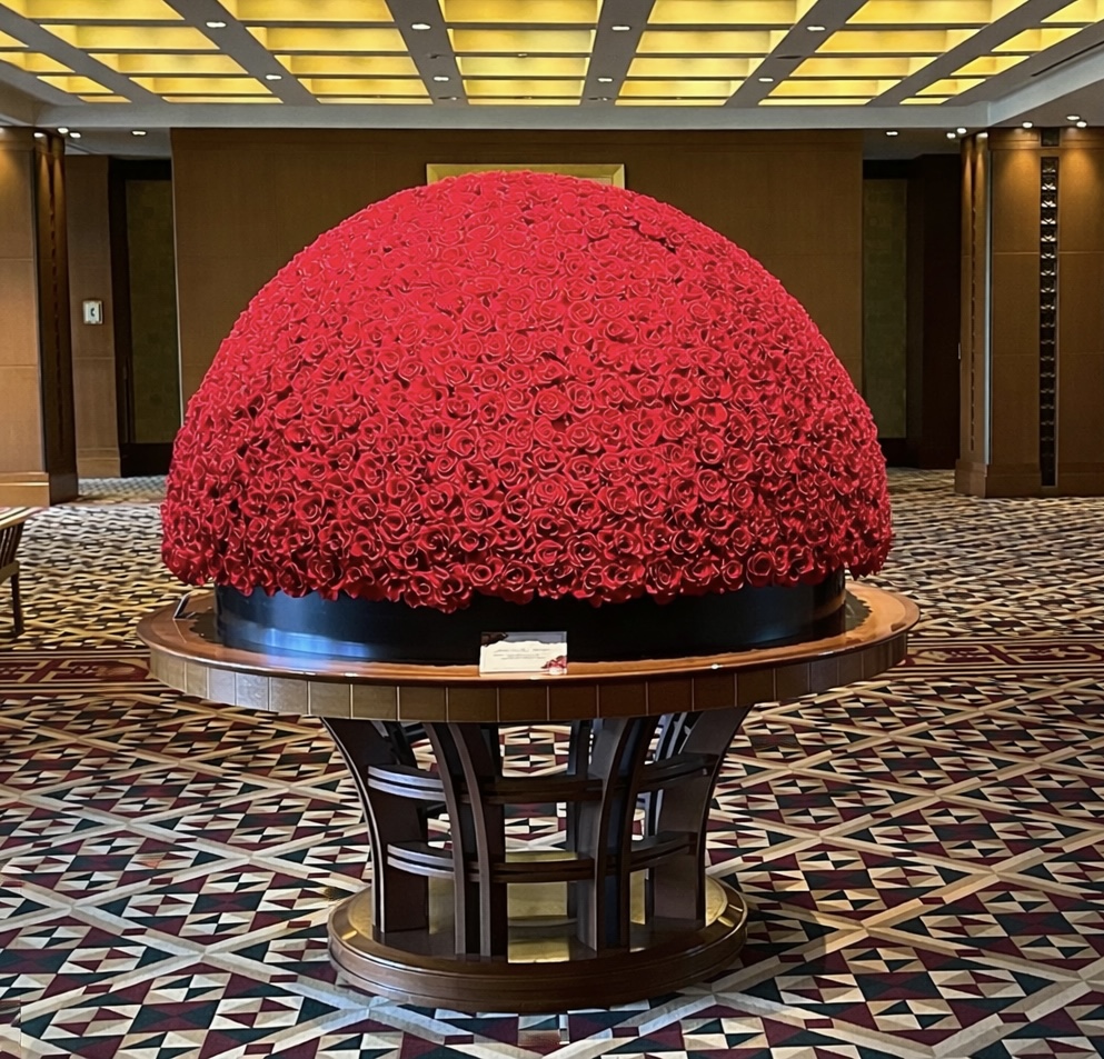 AMOROSAのバラによるドーム装花