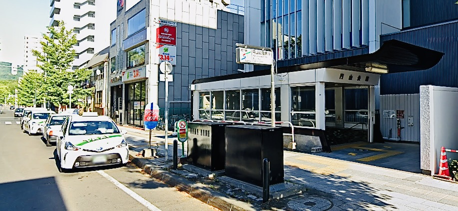 円山公園駅の様子