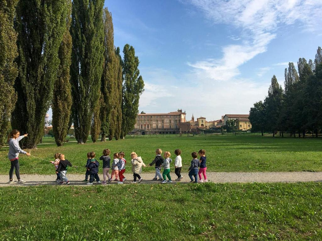 Educatrice con bambini