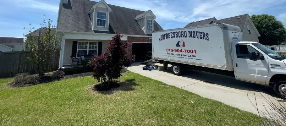Murfreesboro Movers – Professional Moving Truck and Team