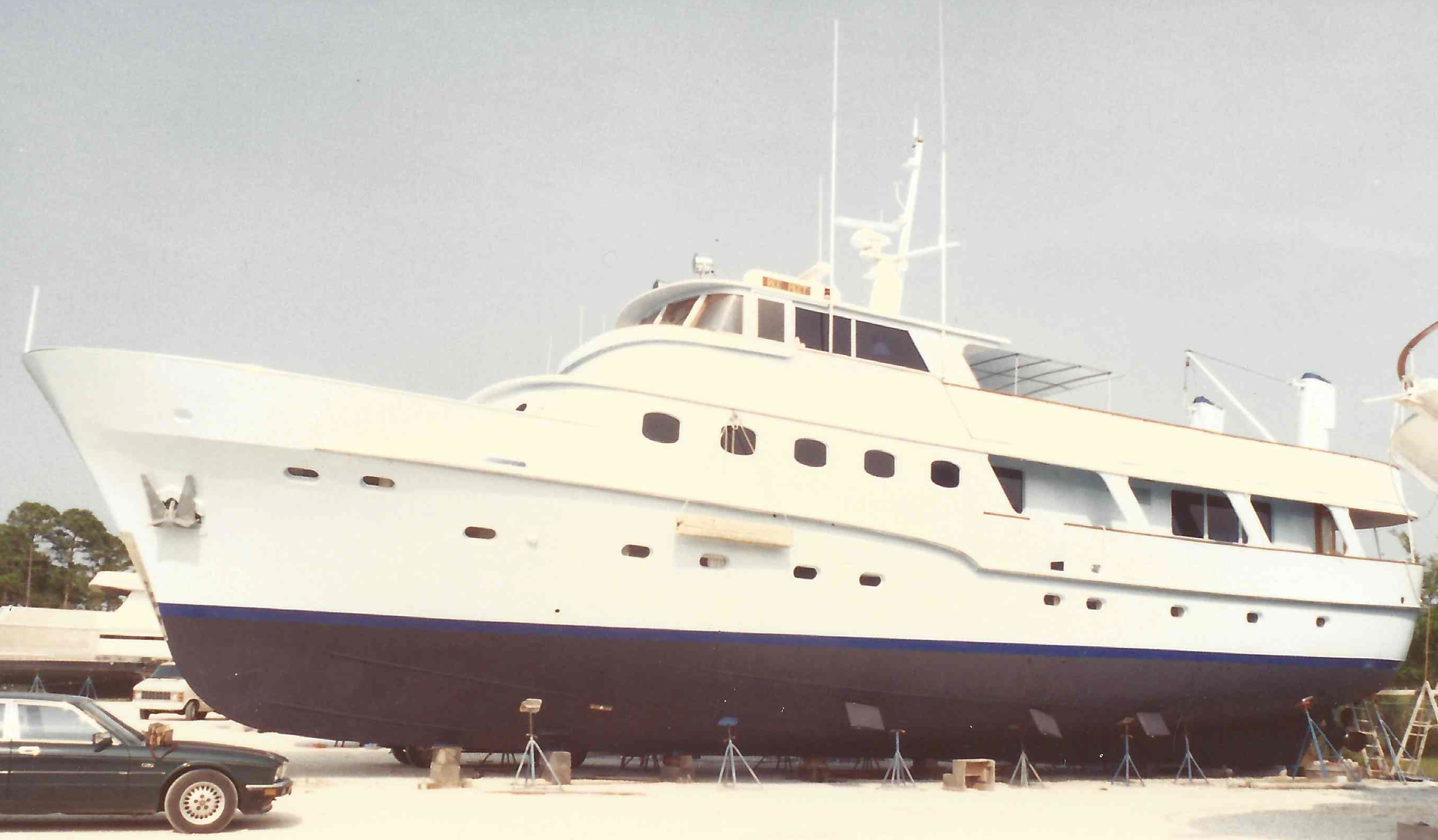 Feadship 97 — Gyro-Gale Multi-Fin Stabilizer System Feadship 97 with Gyro-Gale boat stabilizer installed