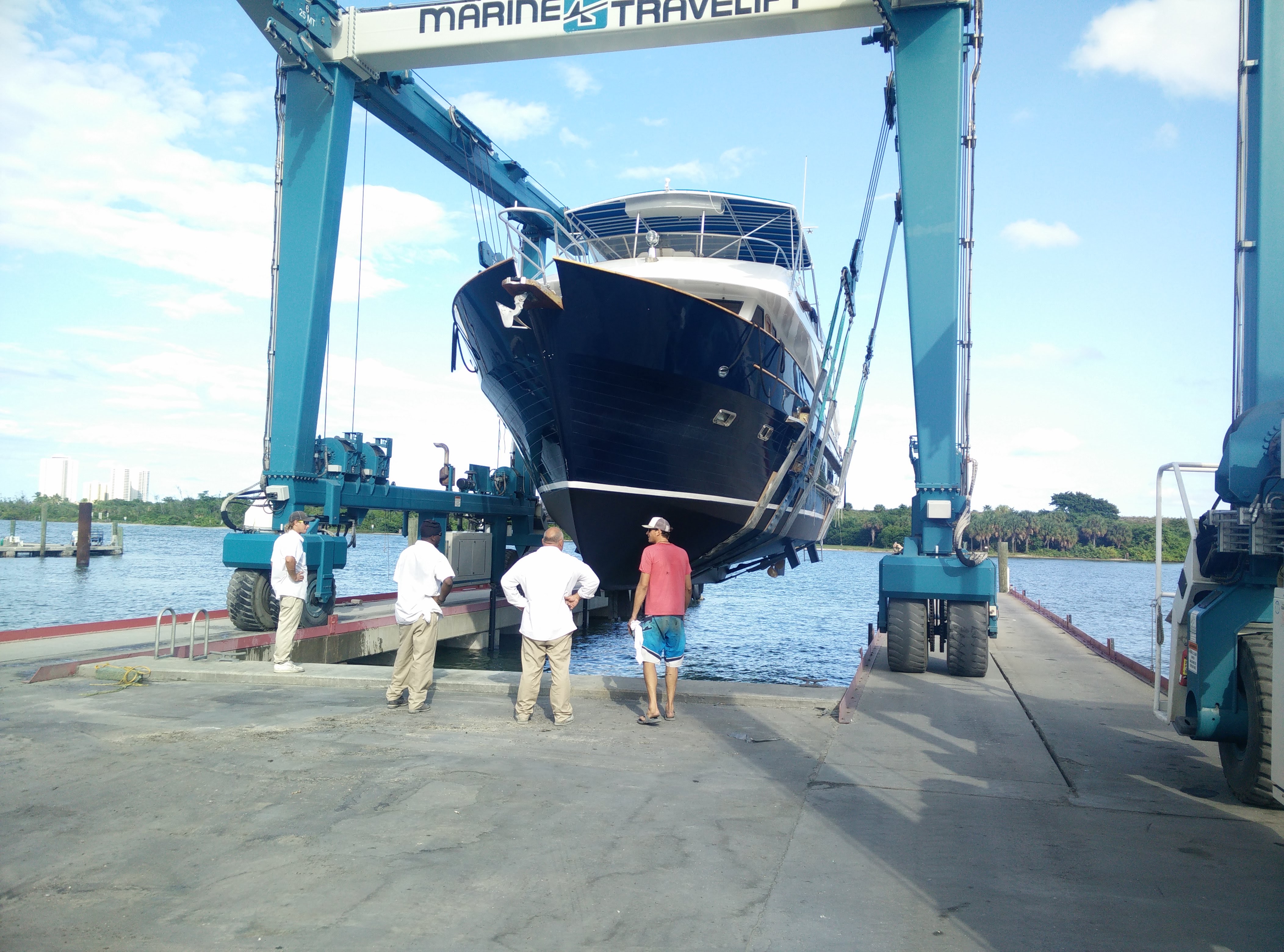 Sea Ranger 60 — Gyro-Gale Pneumatic Fin Stabilizer Sea Ranger 60 with Gyro-Gale boat stabilizer installed