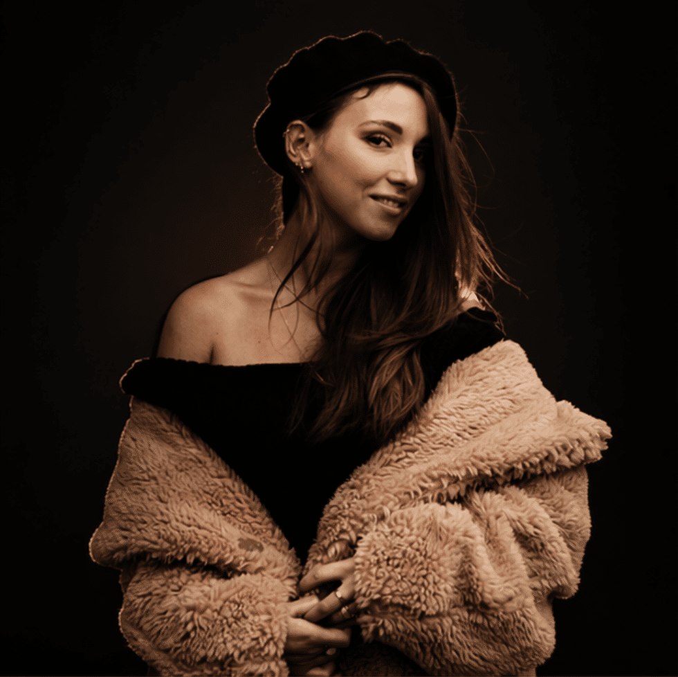 Julie Ollivier — Professeur Studio Massaro Paris