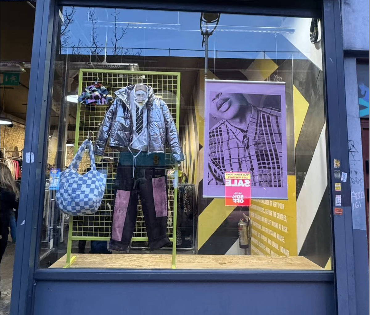 Spaces lacking emotional pauses