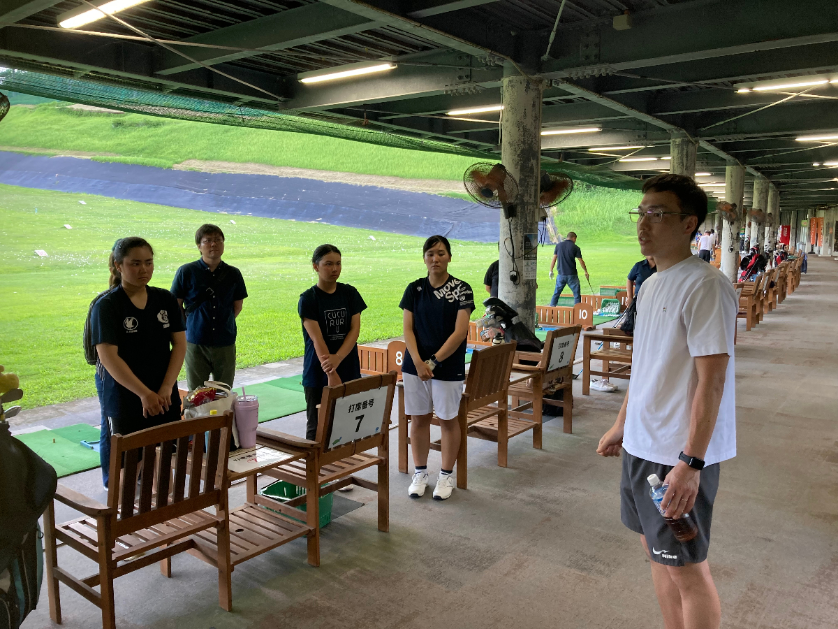 みらいゴルフアカデミーでのコーチング風景