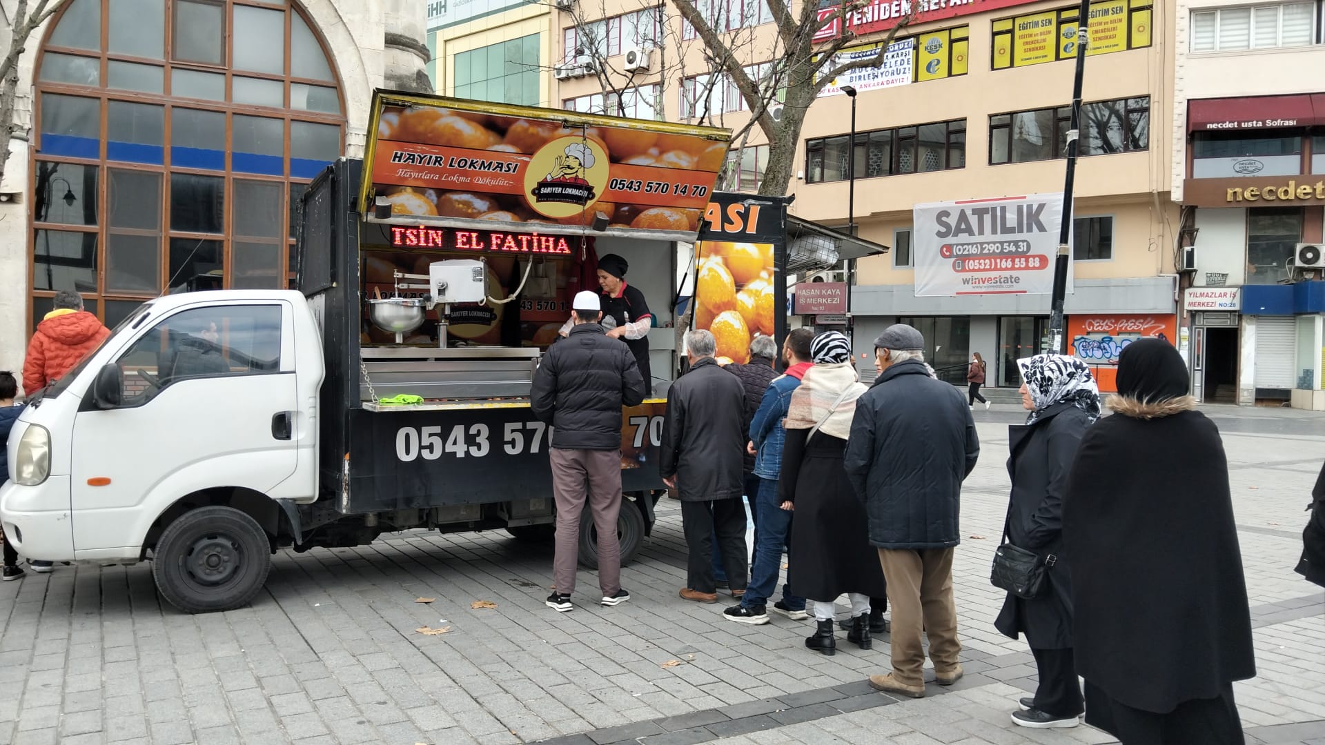 Taze Pişirilen Hayır Lokması