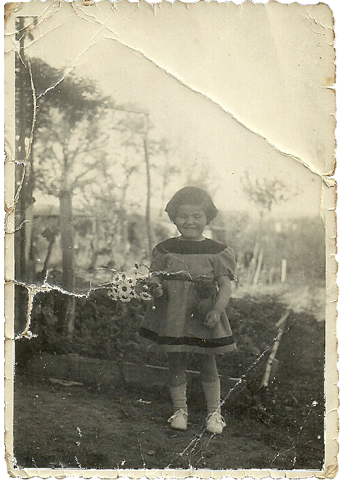 Photo ancienne très endommagée nécessitant restauration