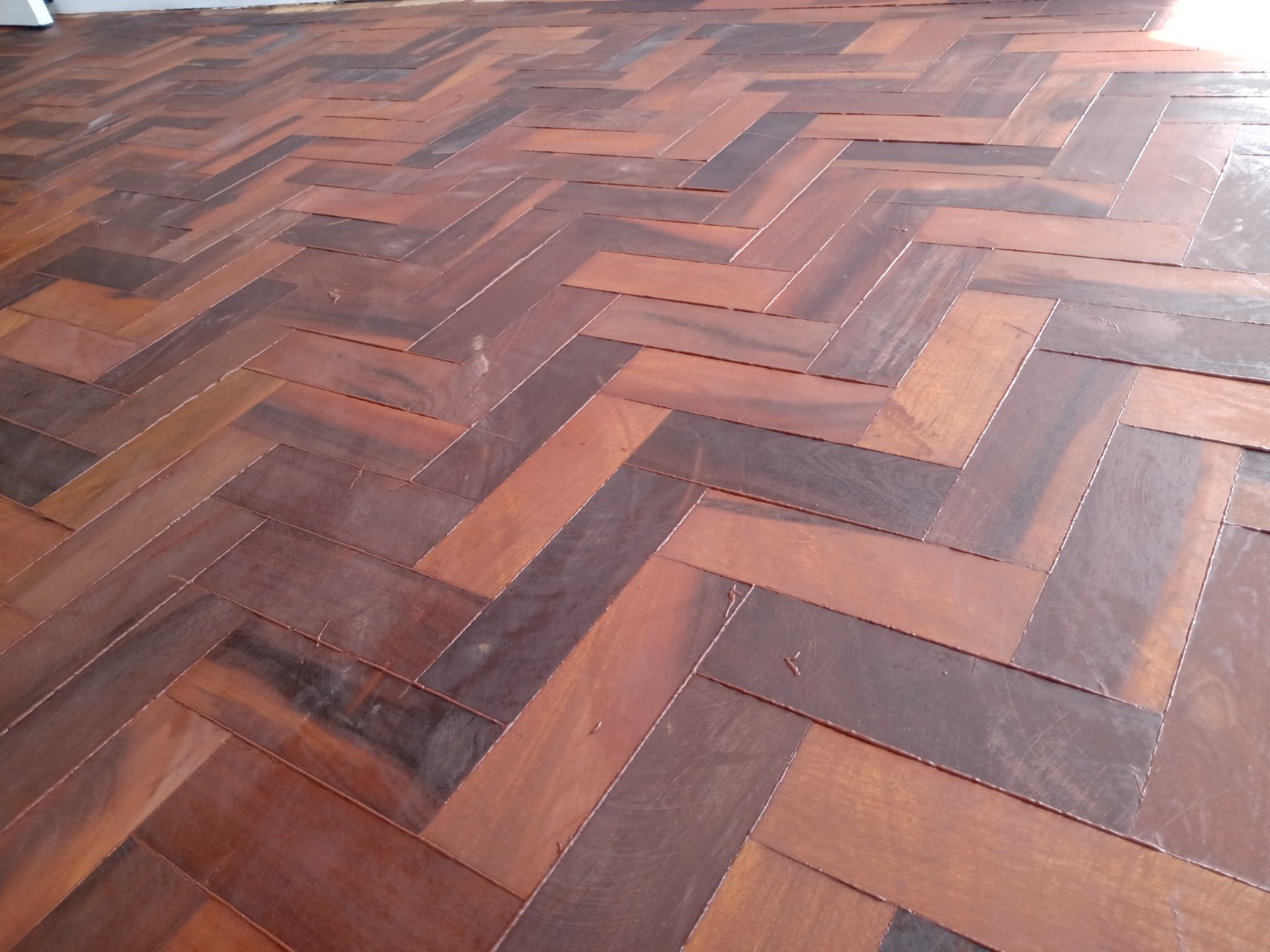 Correção de Frestas no Piso