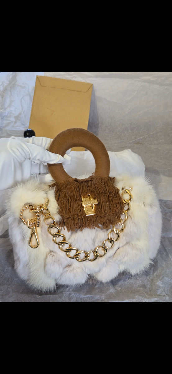 Pièce hivernale artistique — fourrure de vison et chinchilla — EUTHAGÁ PARIS