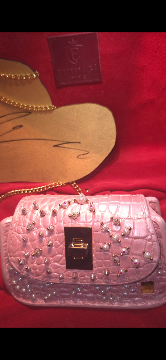 PINK-LISA — EUTHAGÁ PARIS