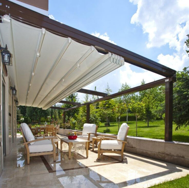 Cobertura Retrátil em Pátio Residencial