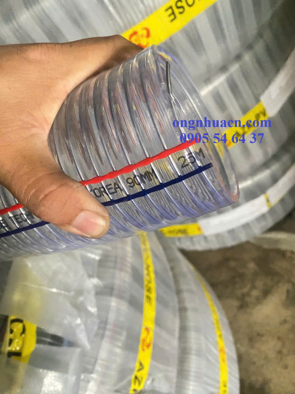 Ống hút bụi gân thép
