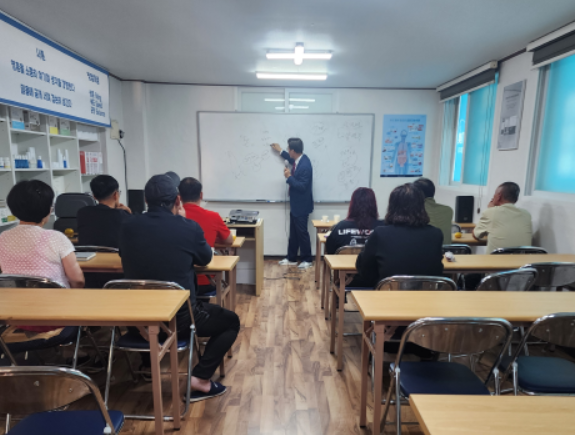 매주 화요일 특강