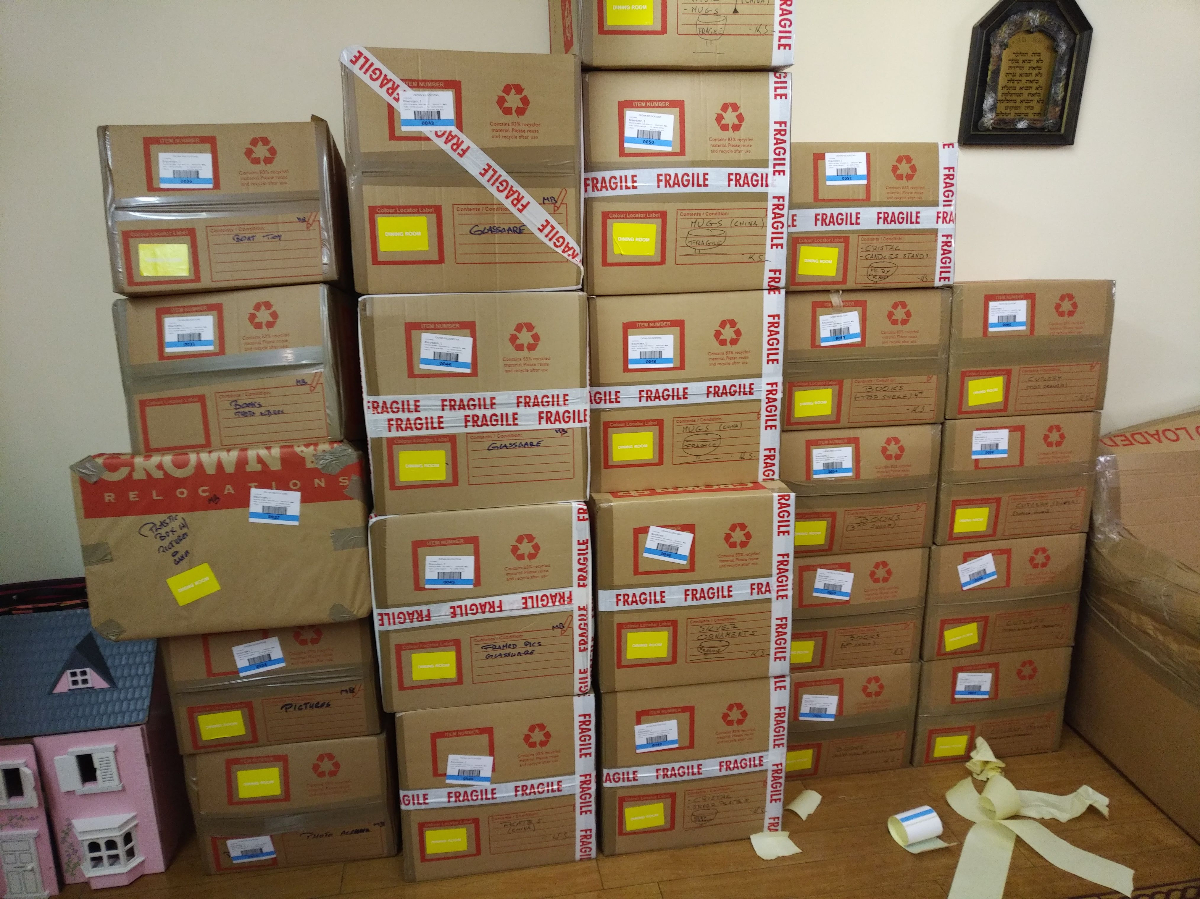 Professional Moving Boxes Storage